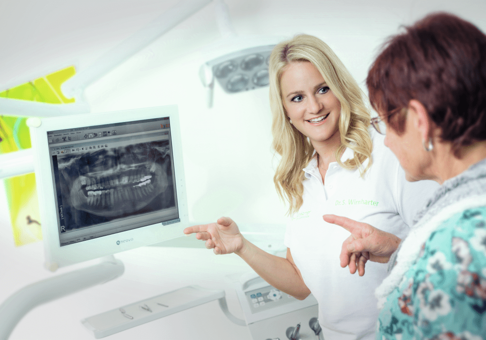 Praxisteam Dr. Julius und Dr. Stephanie Wirnharter Implantologe Parodontologe